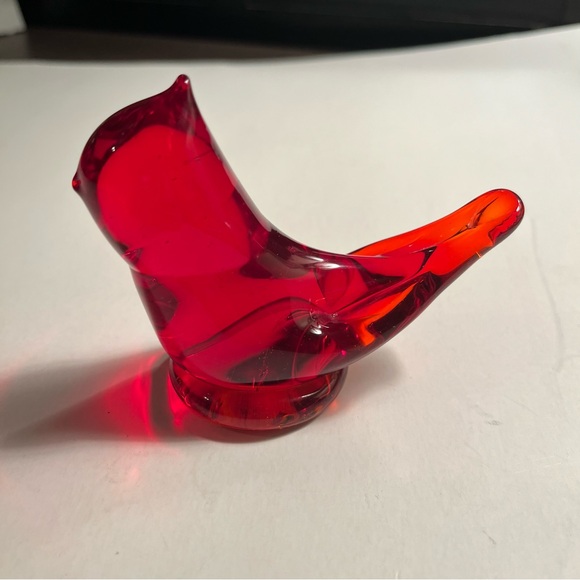 Cardinal of Love Red Bird Titan Glass Figurine Red Signed - Picture 3 of 9